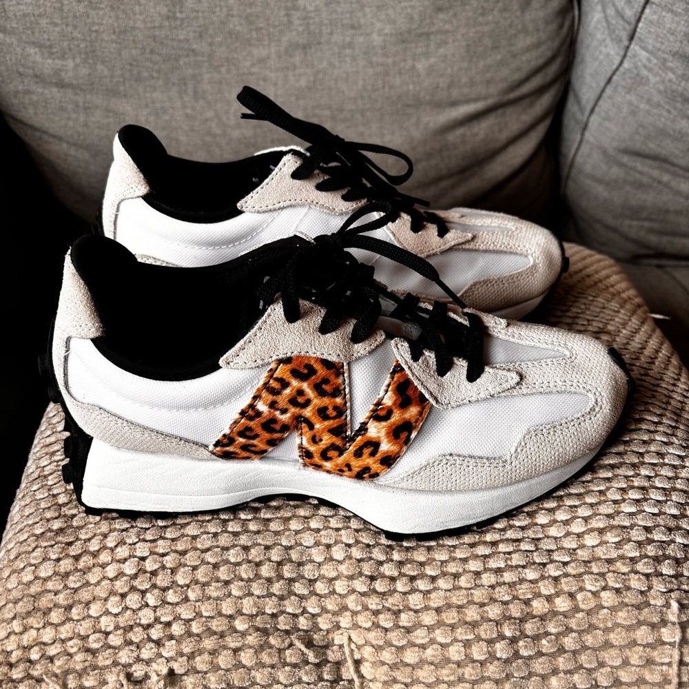 New Balance Women’s 327 Beige/Cheetah Chunky Sneakers, Excellent/Like New